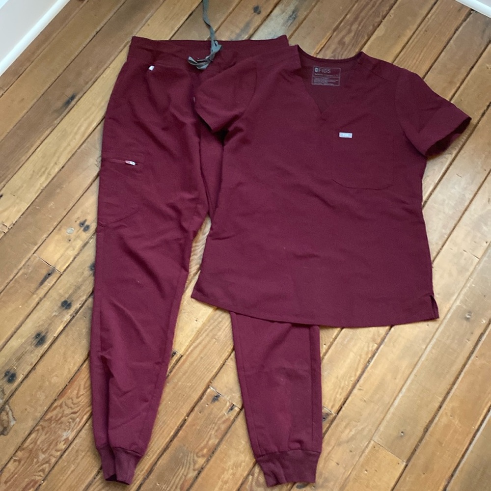 Figs burgundy small Catarina and medium tall Zamora